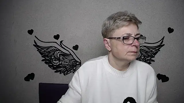 EmiliaGree online show from March 22, 6:03 pm