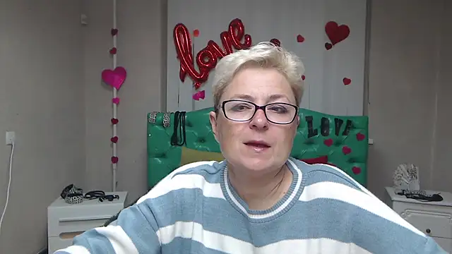 EmiliaGree online show from October 1, 5:40 pm