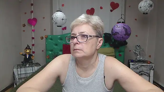 EmiliaGree online show from November 12, 6:17 pm