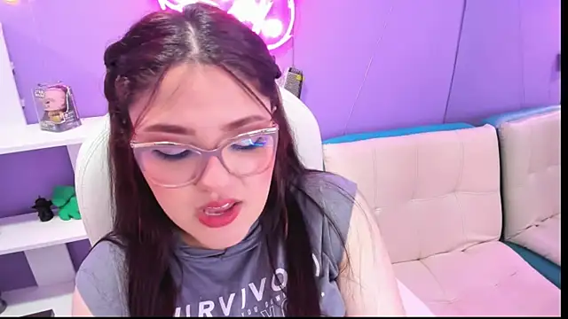 Camiila Osorio online show from September 12, 8:16 pm