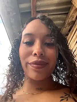 MarieLeon online show from December 13, 8:15 pm