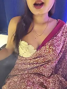 yhona darling online show from August 4, 3:40 pm