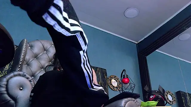 LusstCruella online show from April 16, 9:39 pm