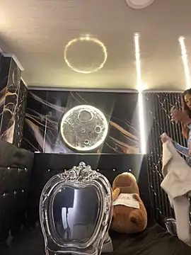 Nikol Rang   online show from September 29, 6:35 pm