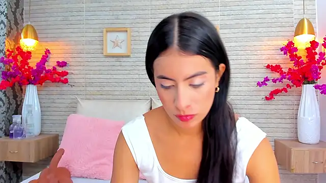 IssabellaLopez online show from September 11, 12:16 pm