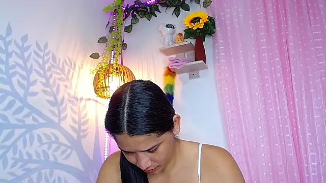 Alison Wiley online show from April 17, 3:52 am