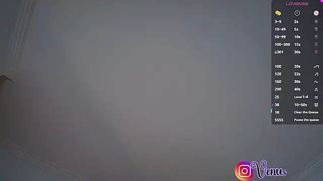 venusleroy  online show from March 20, 11:53 pm