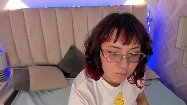 Haru Bonny online show from December 19, 8:23 pm