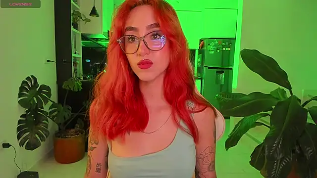 MelodieRoy online show from April 11, 2:39 am