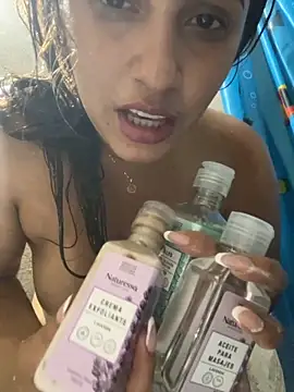 perlita05 online show from September 14, 10:40 pm