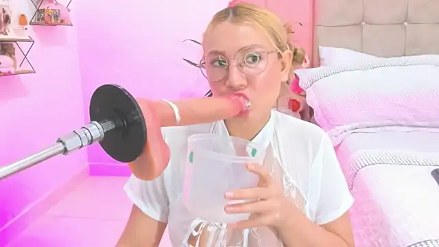 Annaraquel  online show from October 10, 3:11 am