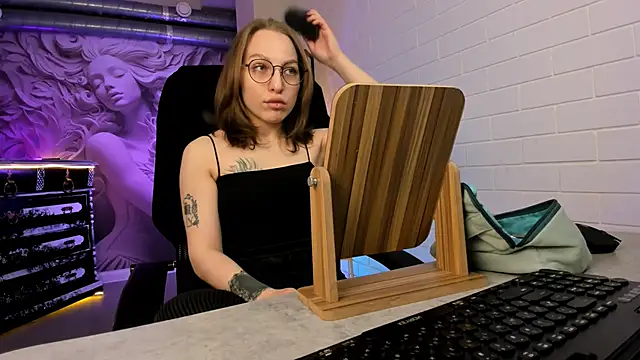 AphexQueen online show from November 2, 5:22 am