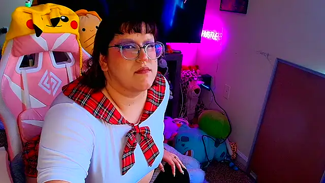 winterplum121 online show from March 12, 6:54 pm