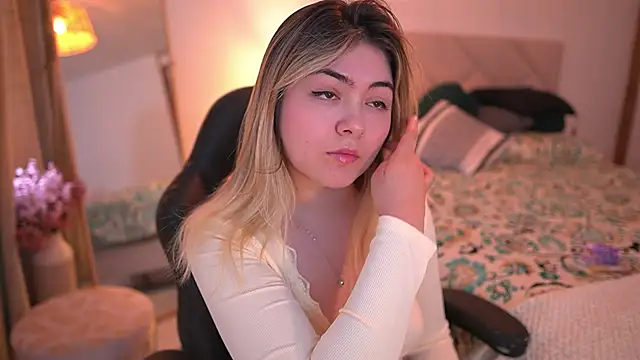 Lau Bee online show from November 1, 4:44 pm