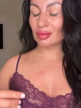 Helena7077 online show from June 19, 10:46 pm