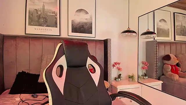 Alaia Cute online show from September 11, 4:13 am