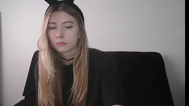 ErikaShyy online show from October 8, 11:58 am