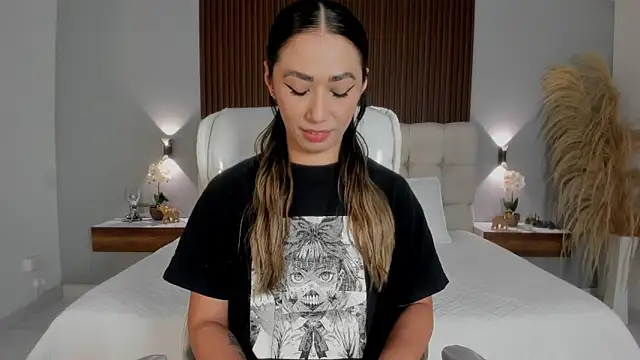 Emma23   online show from April 1, 9:32 am