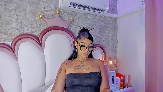 Mia Jansen online show from April 13, 1:45 pm