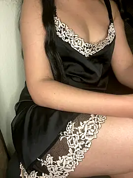 Layane99 online show from December 19, 12:37 am