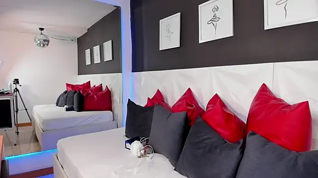 scarlet castro online show from October 8, 6:23 pm