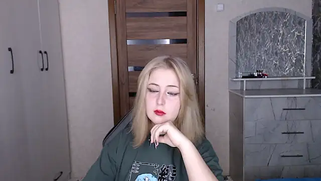 Kristy-Max online show from January 5, 9:07 pm