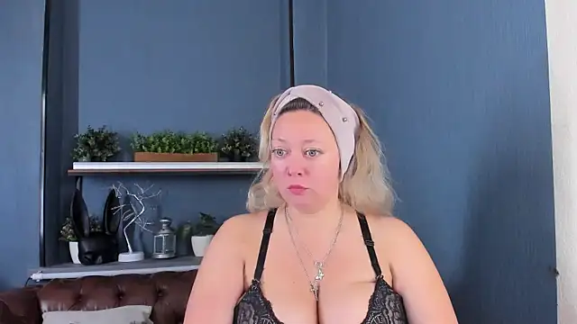 JessicaFoxie online show from October 3, 12:43 pm