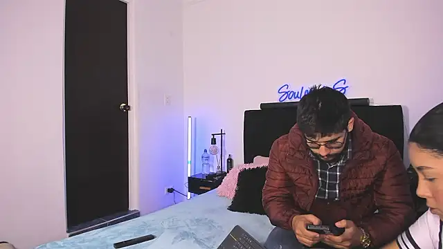 -soulmate-s online show from February 18, 2:05 pm