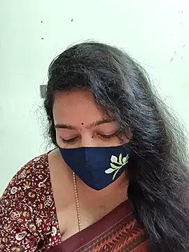 neelu-hoty online show from February 6, 2:09 pm