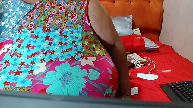 tinagiant online show from October 28, 7:08 pm