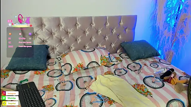 alanavega11 online show from October 30, 1:45 pm