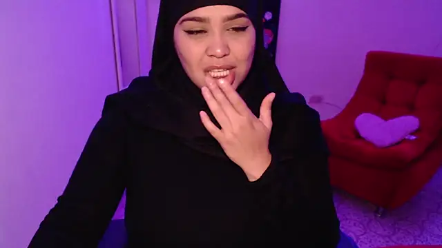 VenussTits97 online show from December 3, 5:04 pm