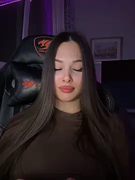 EricaWalls online show from November 5, 9:31 pm