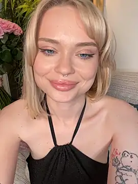 dollfromvenus online show from September 22, 7:45 pm