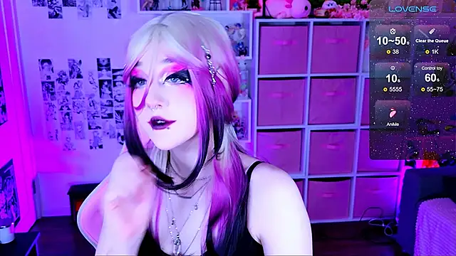 Aki  Ra online show from January 15, 8:04 pm