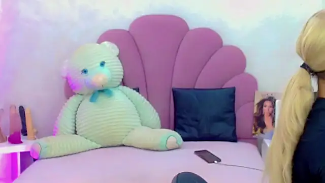 briana sex32 online show from March 22, 8:20 am