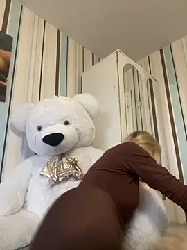 Liya my online show from October 24, 2:13 pm