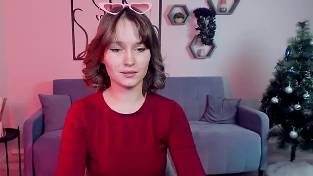 BritnieCute online show from January 12, 6:07 am