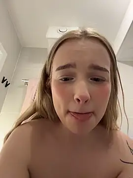 Baby Tiny online show from May 7, 7:39 pm