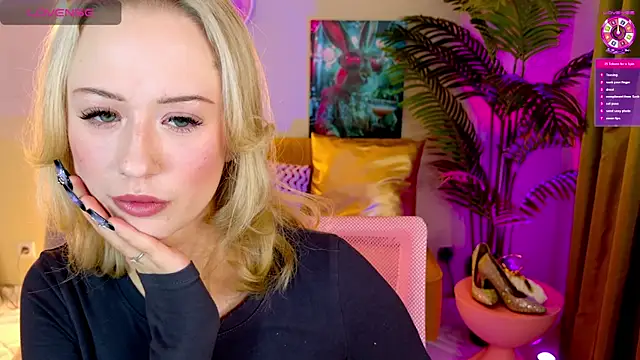 SashaBrooks online show from February 6, 2:20 pm