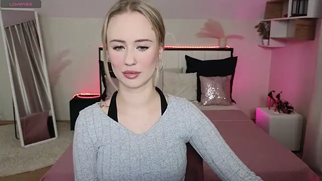 SashaBrooks online show from November 18, 2:51 pm