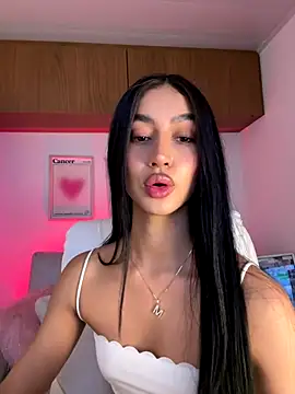 maddy bronw  online show from September 15, 10:28 pm