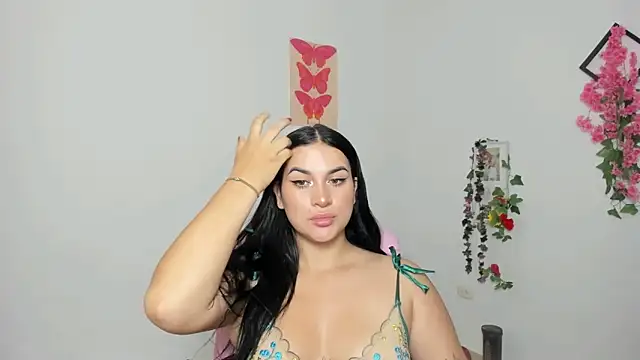 Emic  online show from October 6, 2:12 pm