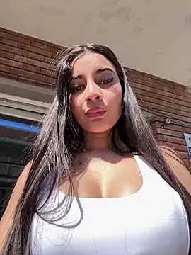 AnitaKariri online show from March 28, 1:10 pm