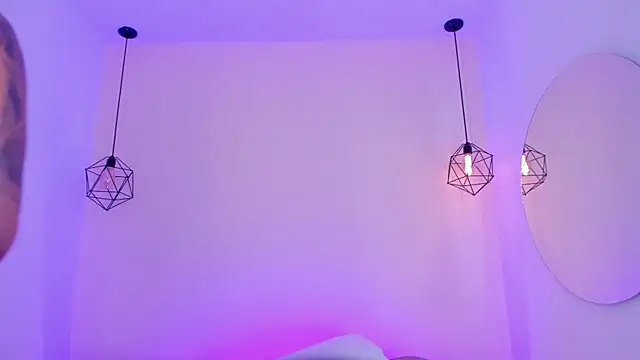 valerysantos  online show from October 6, 12:00 pm