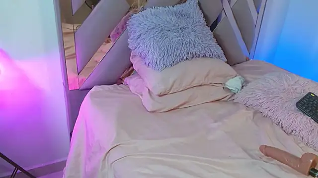 teffi smith25 online show from September 17, 9:46 pm