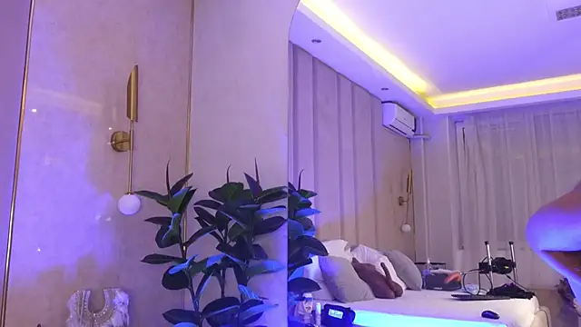 Denise Taylor online show from March 21, 7:24 am