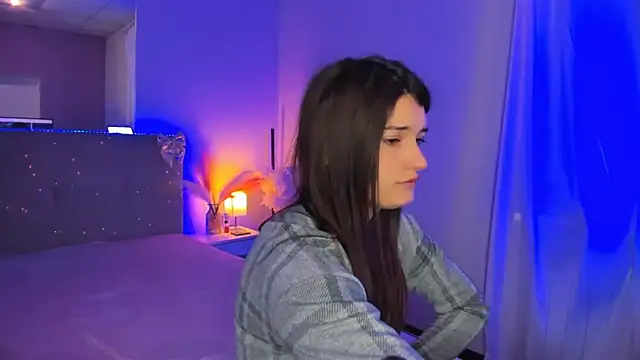 Laura Leee online show from April 22, 5:15 am