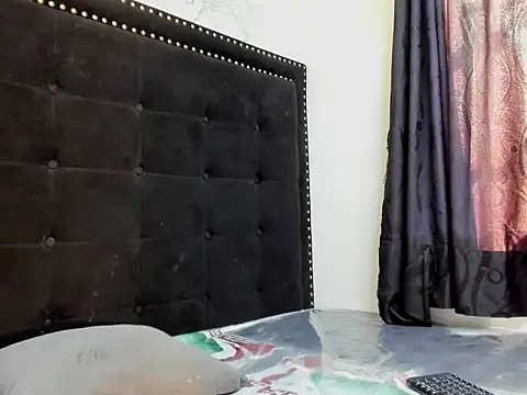 ShanayaKops online show from October 28, 2:12 pm