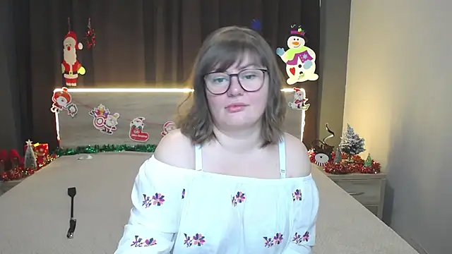 ZannaDreil online show from December 17, 7:29 pm